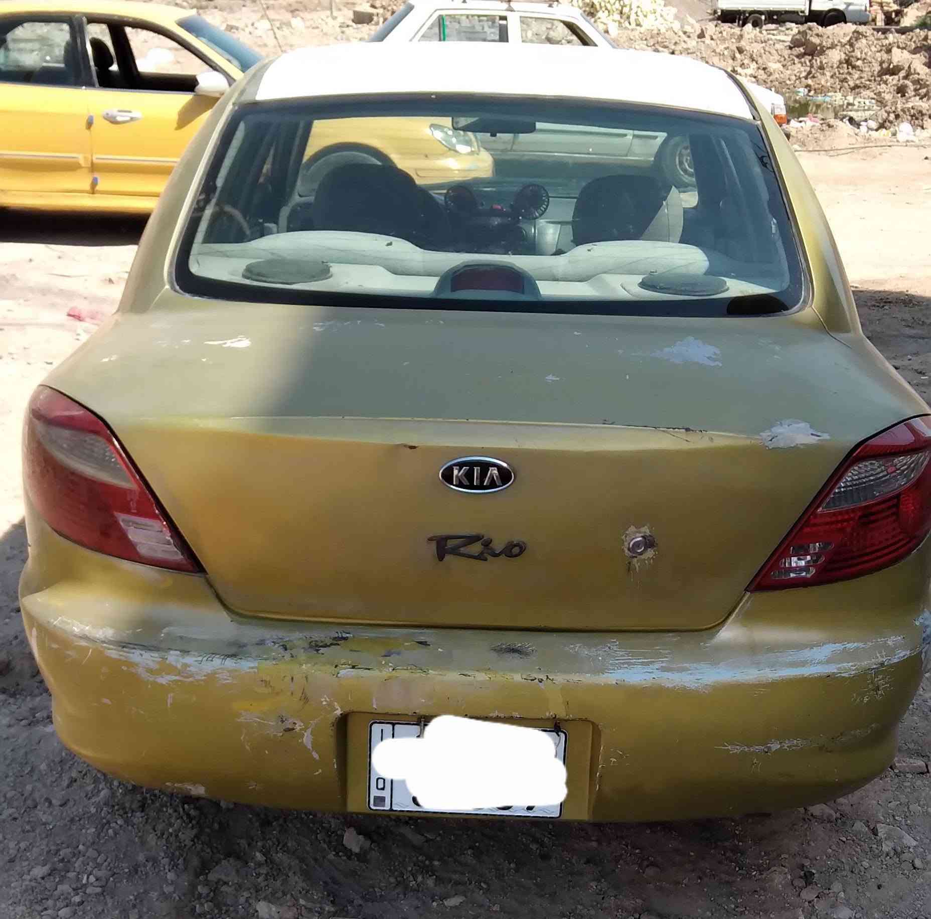 السلام عليكم كيا ريو للبيع موديل 2001 تبريد شغال كير ومكينة جيد جدا تخم تاير سيارة جاهزة ونظيفة سنوية 2031 رقم انكليزي مكاني بغداد بأسمي للاتصال ***********
