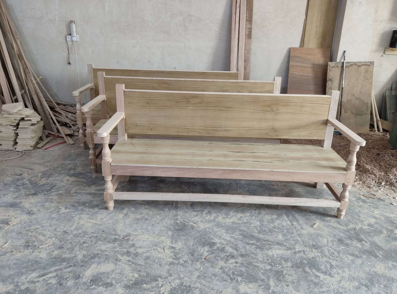 بسم الله الرحمن الرحيم
نجارة ابو نور العبيدي للاثاث الحديث حطاطة 
الرمادي كورنيش الحوز قرب مدرسة جنيد البغدادي 
هاتف *********** واتساب 
ومن الله التوفيق
