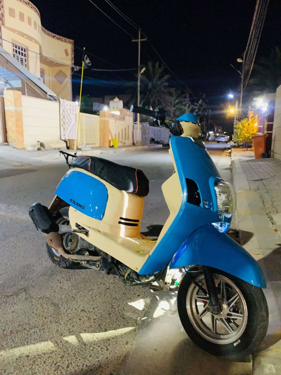 بوليسية 
نضافة خير من الله 
ال سعر 
٤٥٠
المكان حي نزال 

التواصل ***********
