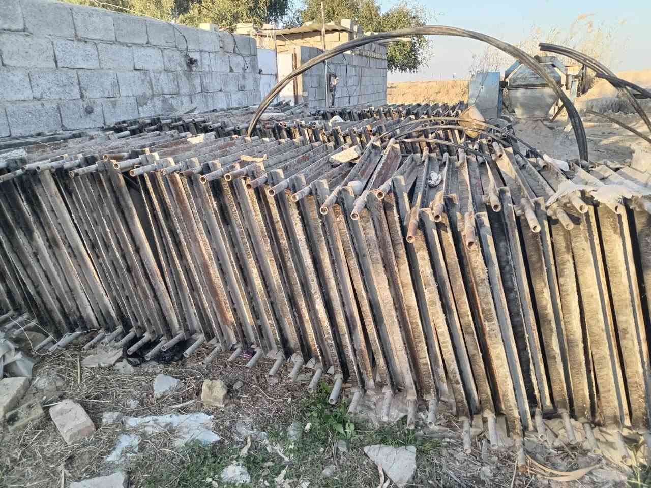 السلام عليكم معمل شتايكر للبيع مكون من 100 قالب 80*80 وهزاز وخباطتين وحده مابيها محرك والثانية كهربائية المعمل نظيف جداً للاستفسار *********** المكان ميسان

