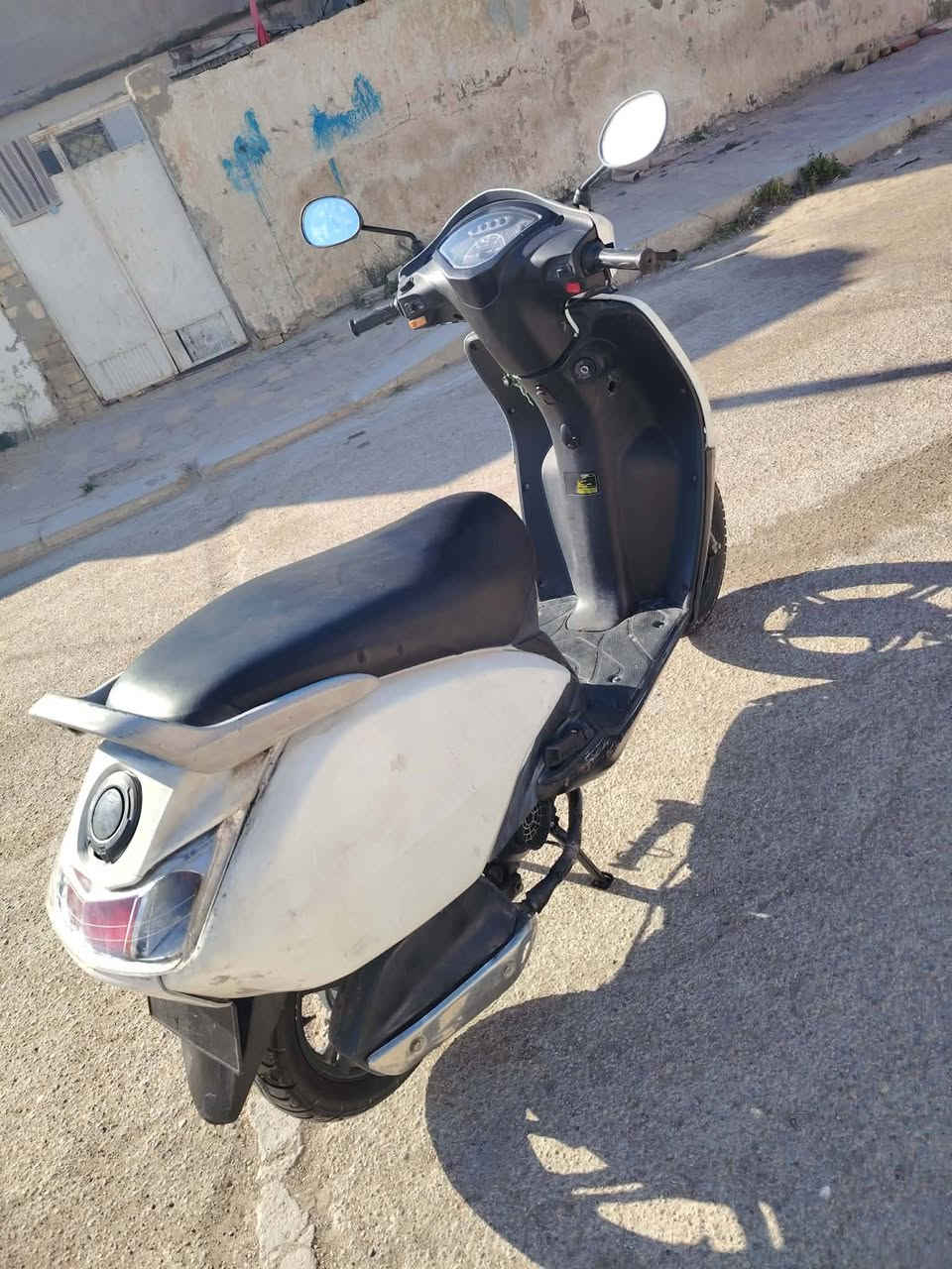 جوبتر موديل 20 محرك على وضع الشركة شرط فول نعومة تاخذ تفحص وين مايعجبك كفرها مصبوغ فقط شراي اتصل *********** بكان واسط كوت قضاء الحي سعر مليون و 100
