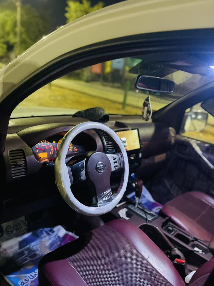 سلام عليكم
من رخصة مدير الاكروب 
نيسان فيڤاره مديل 2013 رقم بغداد دولي السعر 118 وبيها مجال سياره نضيفه 
الاستفسار
 ***********واتساب 
***********اتصال
