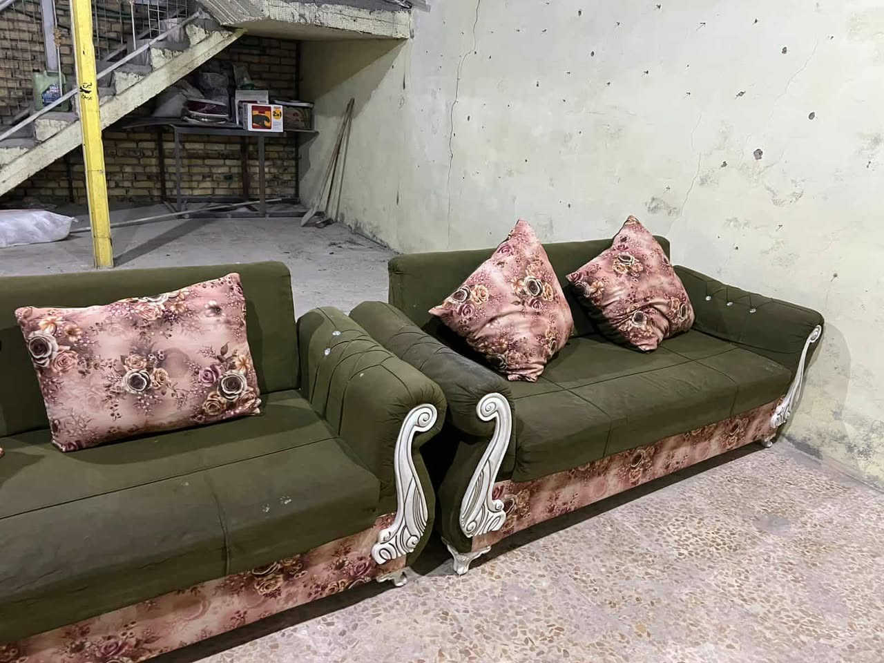 تخم ١٠ نفرات للبيع سفنج وخشب قوي جدا ومرتب ب ٢٢٠ مال مستعجل
***********  مكاني قريب عل المناذرة
