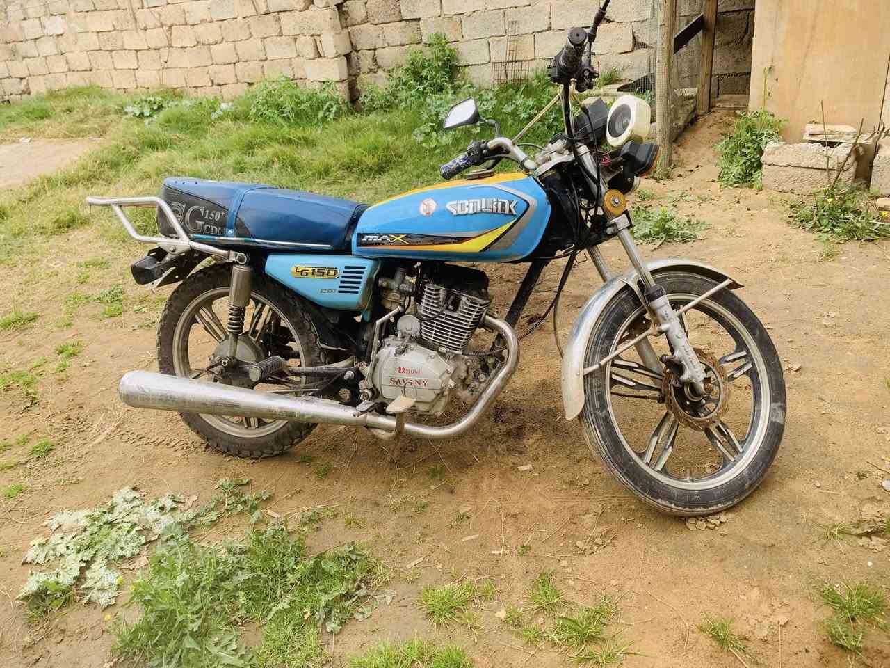 السلام عليكم دراجه سيفان  موديل ٢٠محدث ٢٢ نشاط وشلعه ومعدل فول وتراي وين مايعجبك مفتوح السعر ٣٥٠ وبي مجال .مكاني بيجي ***********
