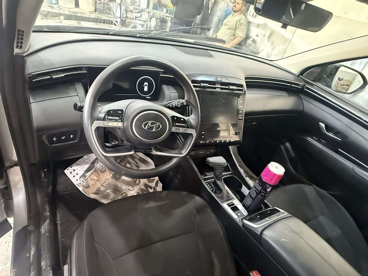 للبيع  هيونداي توسان بسعر 160 ورقه
موديل 2024

اللون: (سلفر غير محدد )

المحرك: (4 سلندر)

ناقل الحركة: أوتوماتيك

نوع الوقود: بنزين

عداد المسافة 13 الف

🧰 المواصفات الأساسية:

✔️ شاشة لمس + كاميرا خلفية

✔️رادار خلفي / أمامي

✔️ تدفئة / تكييف ممتاز

✔️ دواسات كهربائية + مرايا كهربائية

✔️ بلوتوث / USB

✔️ حساسات / نظام أمان

     بصمة ابواب تشغيل عن بعد 

( فول بدون فتحة ) السيارة بدون لوحات 

المكان ديالى بعقوبة ***********
