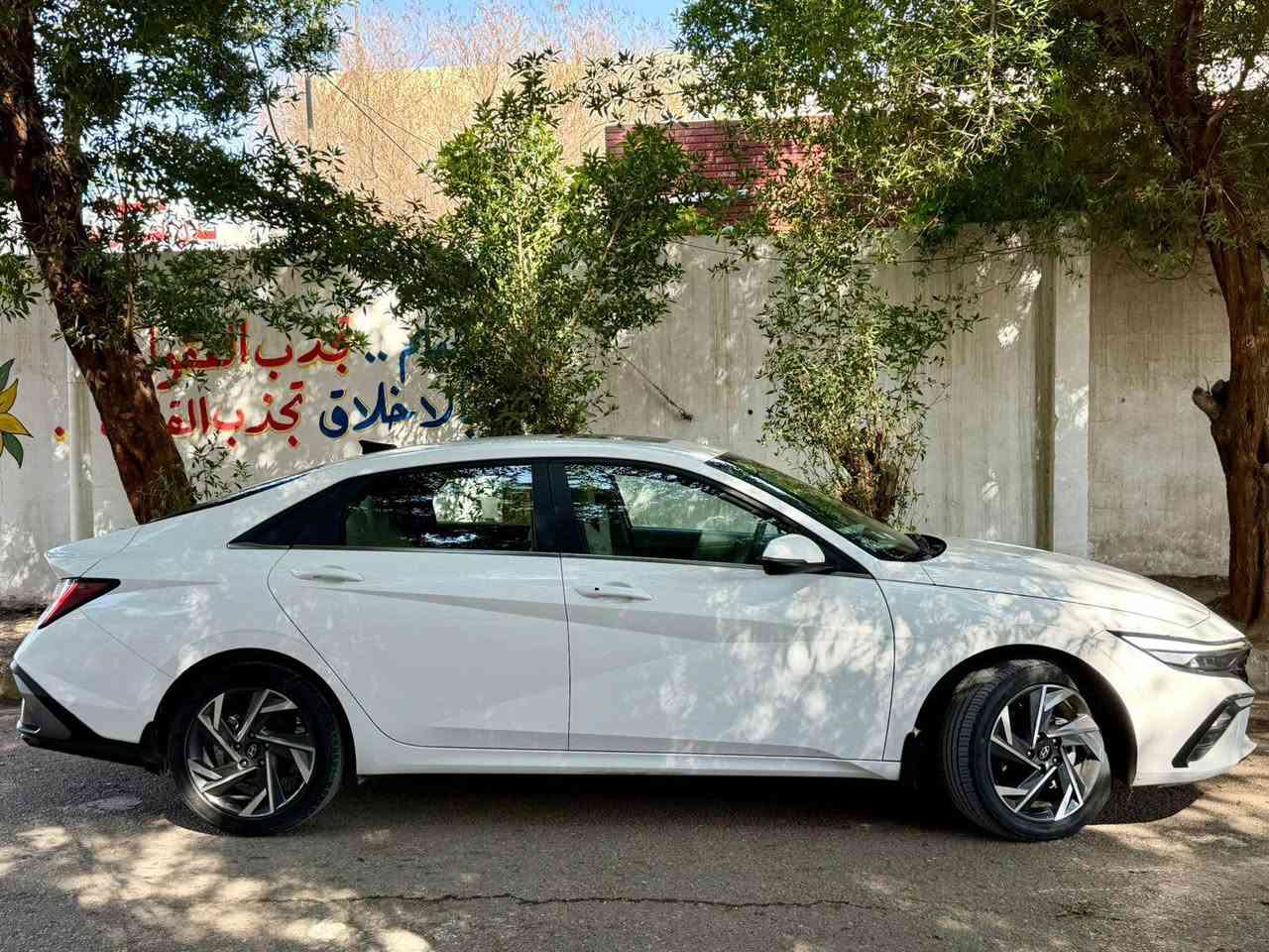 🙋🏻‍♂️السلام عليكم  للبيع فقط ..
▪️  : هونداي النترا 
▪️الموديل :2024
▪️المحرك :2000 دوش 
▪️ رقم السياره اربيل  الانكليزي 
▪️ تحويل ثاني يوم 
مواصفات🔴🟣  فوول 
▪️شاشة  +كامره
▪️حساس امامي خلفي 
▪️فتحة سقف +بصمه 
▪️ويل كب كروم 
✅السياره مكفوله فقط تكحيل كرات ع كد اربع اصابع بجملغ الامامي والباب 
السياره خير من الله من تبريد من صدر كير مكينه 
💰السعر المطلوب172وبيها   مجال بسيط حك الجيه 
🏠مكان السياره بغداد الصليخ 600
📞للستفسار ‭ ‭***********‬ ‬ ‭‬ وبي واتساب بغداد, العراق
