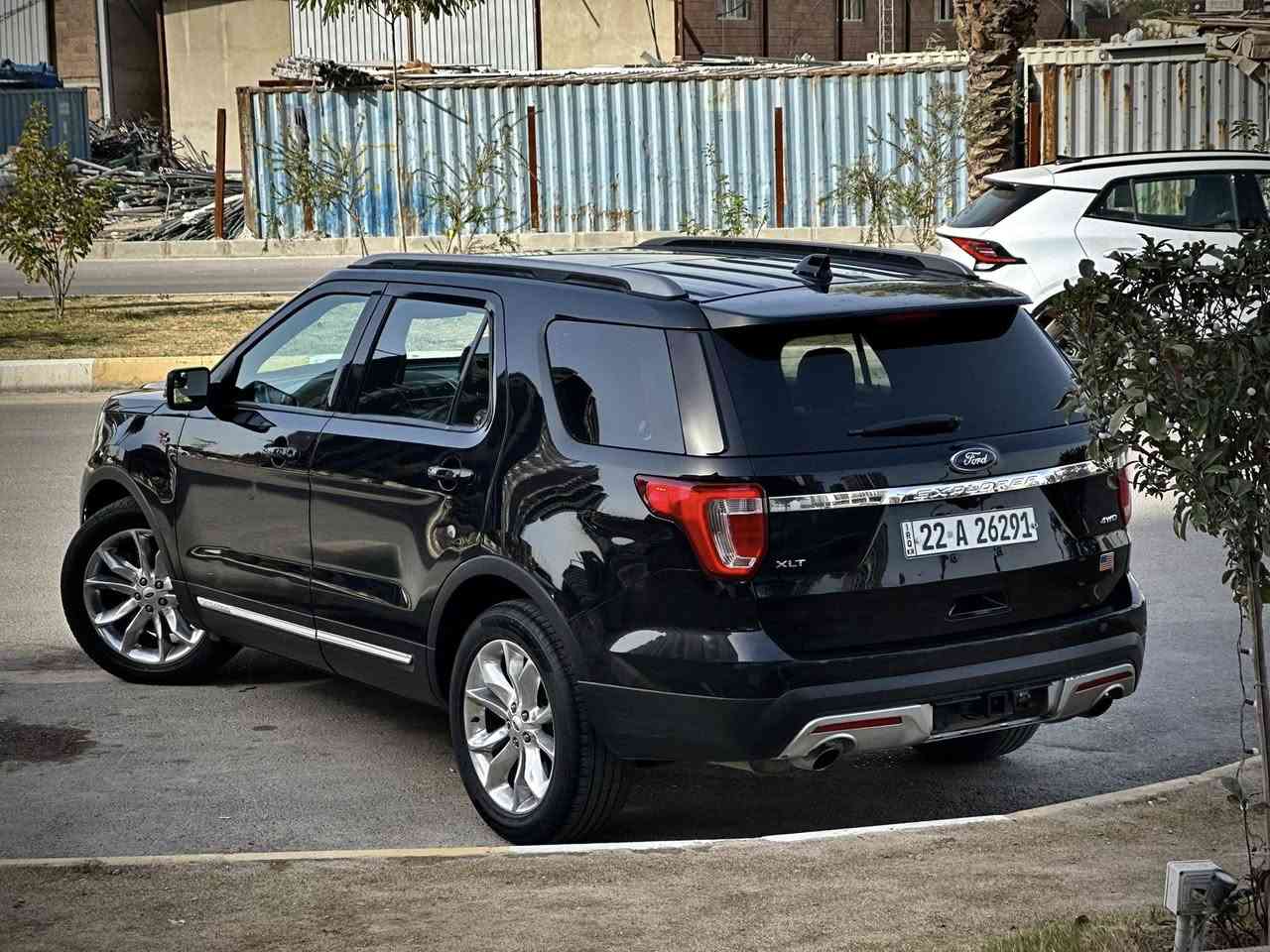 سلام عليكم 🙋🏼
من انظف الفوردات الي بهذا الموديل 
فورد اكسبلور 🇺🇸 لون اسود ملكي XLT فول مواصفات 
حادثها جاملغ امامي جهة اليمين 
وبل عراق باب خلفي اثر سخط بدون حادث بدون قطره معجون
ملاحضه : اخواني صدر امامي خلفي تخم تاير جديد شادهن 
مسوي ادامه كامله لا محرك  V6 } 3500 }  كير ومحرك بنايلون
راح اذكر مواصفاتها للي ميعرفها : 

⬛️ بانوراما عله طول السياره 
⬛️ كشنات جلد اسود ملكي 🤴 
⬛️ تدفئه كشنات + كشنات كهرباء 
⬛️ شاشه كبيره + سستم صوت سوني + دمام خلفي
⬛️ 4 جام AUTO 
⬛️ ويل كروم { 20 }
⬛️ بصمه تشغيل + بصمات دخول ابواب + تشغيل عن بعد
⬛️ فور ويل { AWD }
⬛️ مري كهرباء +اشاير بل مري + نقطه عمياء 
⬛️ حساس امامي خلفي + رادار
⬛️ مودات قياده ثلوج ورمال وحصى 
⬛️ كير رياضي S

سياره رقمها اربيل الجديد  ب اسمي تحويل شوكت متحب
عنوانها 📍بغداد حي جهاد 
سعر السياره  173$ 💵 وبيها مجال 
📞هـ ***********
