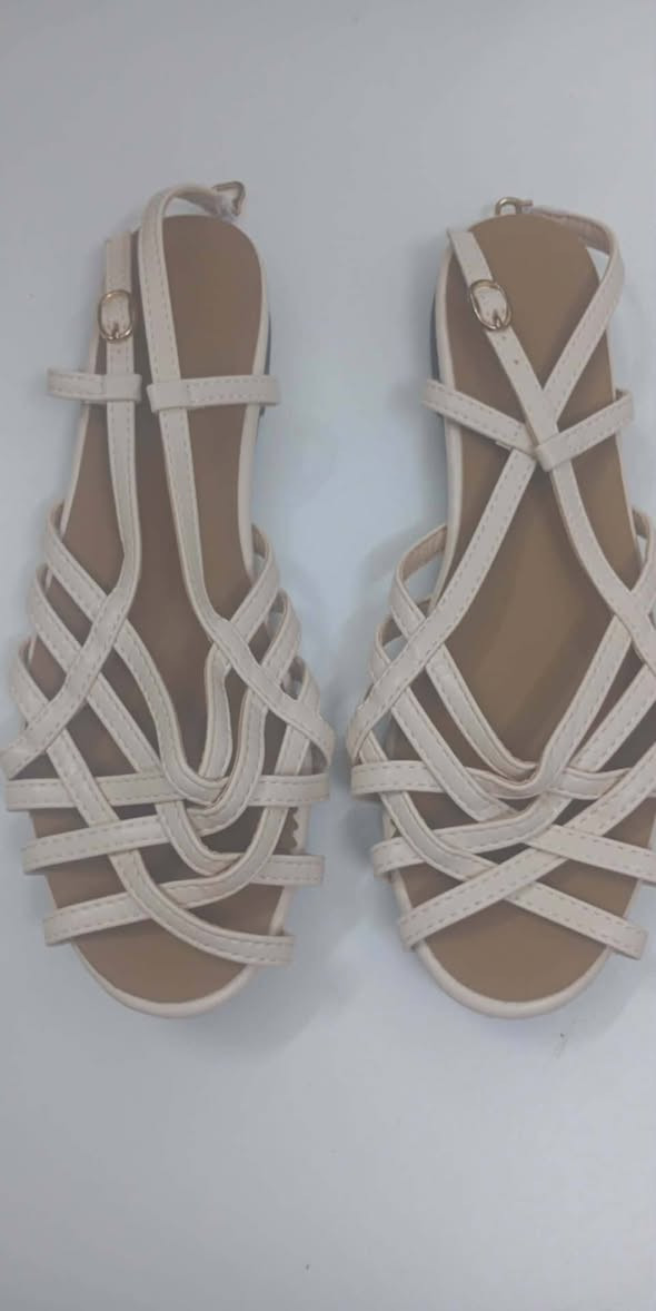 شلعه احذيه كله جديد القطعه على 3


**إذا كنت صاحب هذا الإعلان وتريد حذفه لأي سبب، رجاءا أرسل رسالة إلى الدعم الفني**