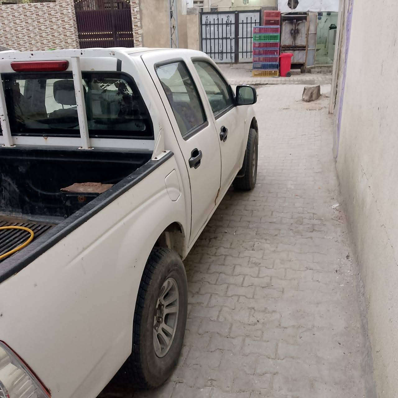 السلام عليكم
بيكم جنبي مديل 2013
مكفوله كير ومكينه
 جدد كرهبائيات شغاله
لسعر 30 وبيه مجال حك الجيه
اتصل ***********
