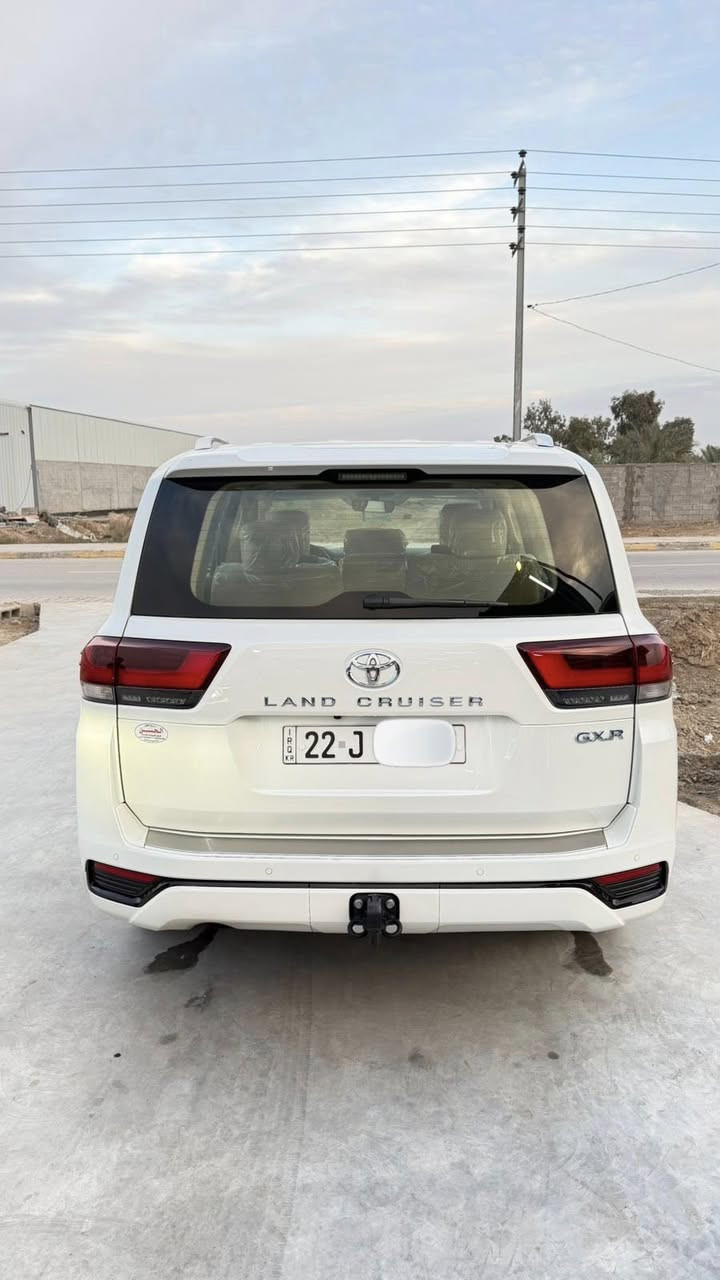 معرض الحسن لتجاره السيارات
تيوتا لاند كروز 2022 
تنفس طبيعي GXR
كشنات جلد - كهرباء 
فتحه سقف - جنطه كهرباء 
تبريد كشنات / بصمه تشغيل 

وبعد اكو اهواي مواصفات 

ماشيه 50 الف 
مكفوله كفاله عامه 
عدا رصعه بل جاملغ مالت حصوه 
ساحبه متبين فقط بسونار 

السعر 635$ وبيها مجال 

***********
