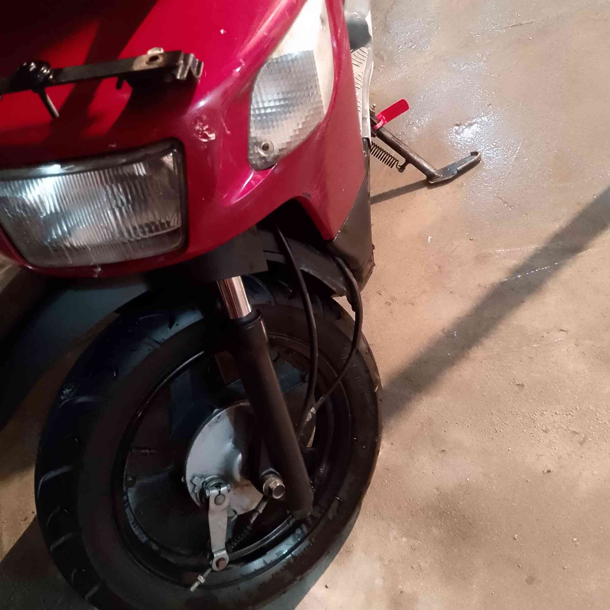 دراجه بيكم صارله شهر طالع وكيل برغي ما مفتوح بيه 750شراي يراسلني واتساب ***********رقم صحب دراجه
