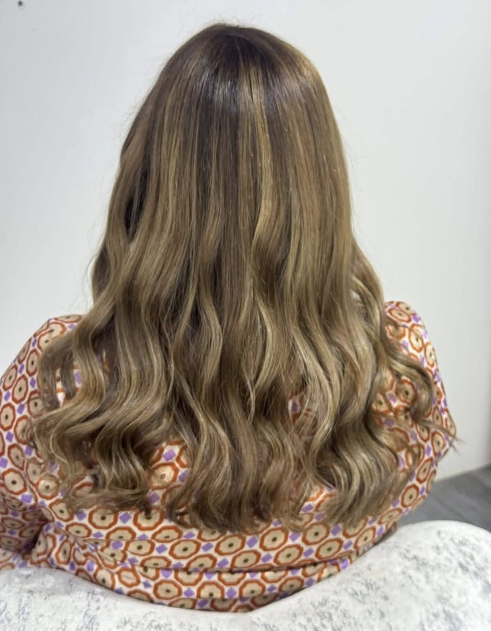 تخفيضات الجمال مستمرة شاليه للعنايه بلسيدات✨
فرصة جديدة للي ما لحقوش العرض 🔥

⏳ احجزي الآن قبل اكتمال المواعيد
العرض متجدد ولفترة محدودة 🗓️

💎 جلسة علاج متكاملة – جلسة واحدة فقط
مش بوتوكس وبس!
جلسة شاملة تجمع أقوى المواد العلاجية:

✔️ كافيار
✔️ بوتوكس
✔️ كولاجين
✔️ فيلر وترميم
✔️ أمبولات تقوية + ثوم لتغذية الجذور 🌿

💫 كل مادة ليها دورها:
✨ الكافيار: ترطيب وتغذية عميقة
💆‍♀️ البوتوكس: يعالج التلف ويعيد النعومة
🧬 الكولاجين: يقوي الشعرة
💎 الفيلر: كثافة ولمعان
🌿 أمبولات الثوم: تنشيط البصيلات وتقليل التساقط

الشعر الكثيف أو الطويل السعر يحدد حسب الكمية
الشعر المصبوغ أو المتعب يُضاف له ترميم حسب الحالة

🎉 خصم 20% على:
💇‍♀️ الصبغة
💇‍♀️ الميش
💇‍♀️ الهايلايت

✨ ألوان أنيقة
✨ مواد أصلية ومضمونة
✨ إضافة مادة حماية بدون أي ضرر
✨ تنفيذ باحتراف يغيّر إطلالتك بأنوثة

🕛 من 10:00ظهرًا إلى 10:00مساءً
للاتصال :*********** او ***********
العنوان:زعفرانيه اربع شوارع اكبال ابو علي منزليه فوق لحم بعجين الزيتونه
