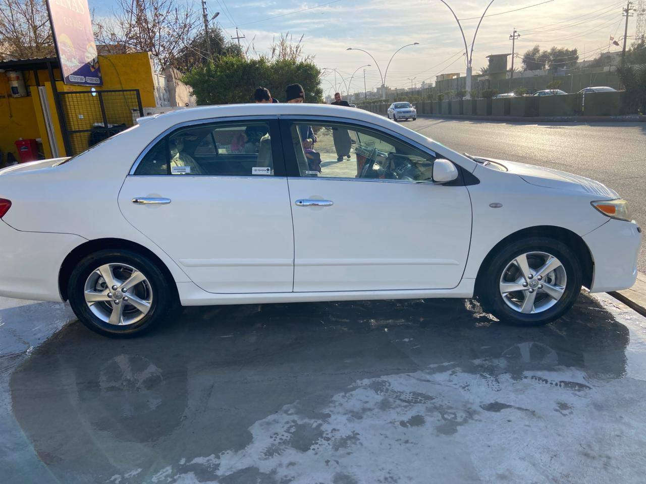 كورلا خليجي مكلوبة مصبوغة عام رقم جديد سنويه الي٢٠٢٨ بسمي  بصمه تشغيل عن بعد شاشه كامرا حساسات تحكمات استيرن تحديد سرعه داخل فورميكا .***********.سعر ١٠٣ كركوك, العراق
