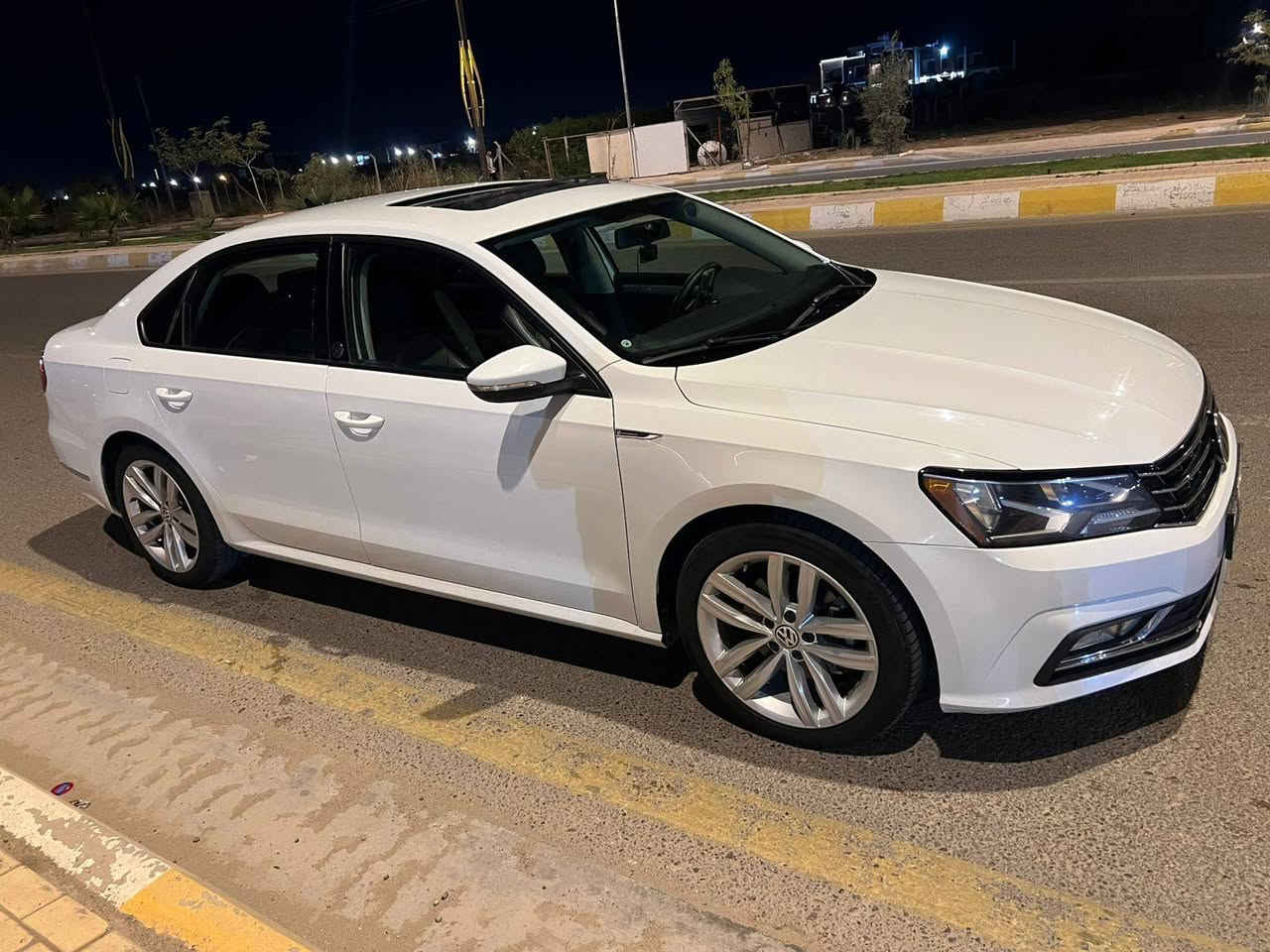 السلام عليكم للبيع فقط
باسات 2019 SE ولف سبورك

رقم اربيل بأسمي

بدون حادث كلين 

  

مواصفات السيارة 

1-سلايد روف 

2-رادار امامي +خلفي 

3-داخل السيارة  اسود  

4-كشن السايق كهرباء 

5-تدفئة بلكشنات 

6- شاشة كبيرة تدعم اندرويد اوتو +كار بلي 

7-كامرة خلفية 

8-بصمة تشغيل +ابواب 

9-تحكم استيرن جهتين 

10-نقطه عمياء

11-كروز سرعة 

12-تبريد امامي +خلفي 

13-كير اوتماتيك +عادي +سبورت 

14-مكينة 4 سلندر  2000تيربو

15-  تخم تاير جديد

كلشي بيها بلادي

 السعر.     162

*********** 

مكاني بغداد
