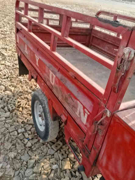 سلام عليكم ستوته دايوان مديل 16اوراق كاملة شغالةسلف تخم تاير ستواته خير من الله ب750بغداد ***********
