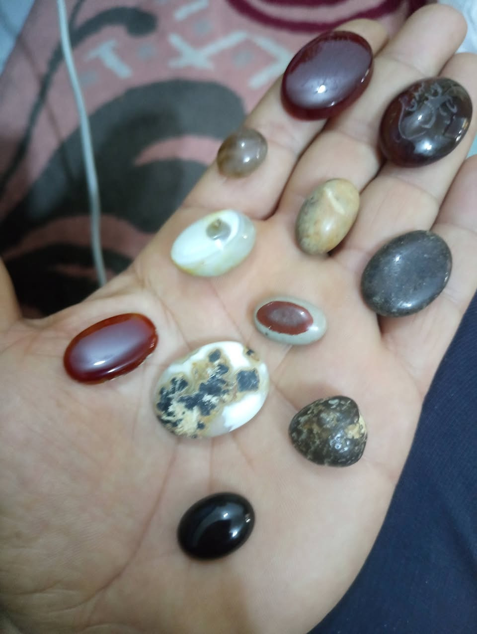 السلام عليكم اخواني هاي الأحجار من زمان عندي واريد ابيع بس الله شاهد الله شاهد ما اعرف اسعارهن ولاعملهن فارجو تقييم وابيع شلع رجاء وشكرا


**إذا كنت صاحب هذا الإعلان وتريد حذفه لأي سبب، رجاءا أرسل رسالة إلى الدعم الفني**