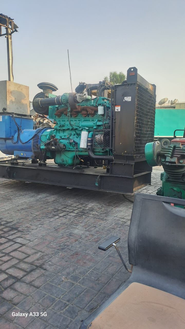 السلام عليكم كمنز انجكتر دهن ٤٥٠ kv اصلية المكينة اخت الزيور شرط الفحص او الحمل التواصل ***********
