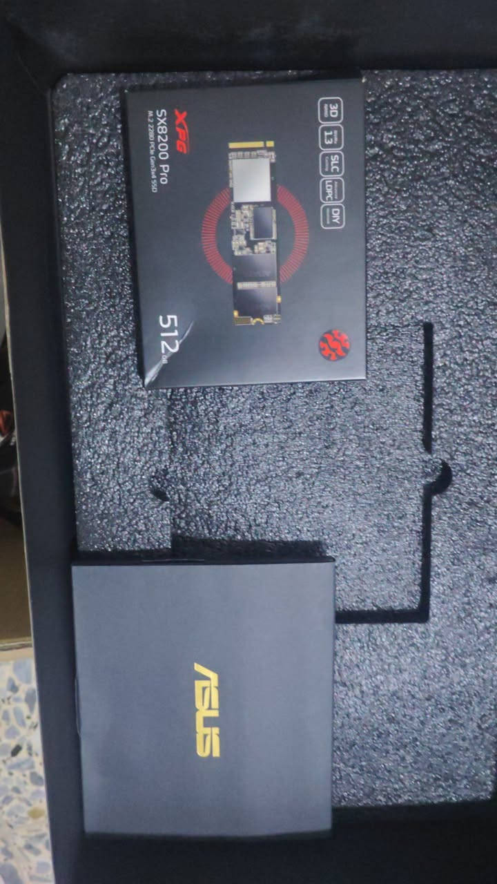 (سلام عليكم ورحمه الله وبركاته pc للبيع سبب البيع كهرباء 
سعر 875 مجال بسيط مكاني النجف الاشرف ) ماوس + كبيورت هديه غاليات ماحسبتهن 

 المعالج (CPU): Intel Core i7-8700K (3.70GHz, 12 Threads)
 كرت الشاشة (GPU): NVIDIA GeForce RTX 2080 Ti (11GB VRAM) (كرتونه موجوده) (تلعب 4k مرتاح 65-50 فريم 4k )( ابحث عليه على يوتيوب) ( الحرارة 40-70 طبيعي طبعاً غرفه حاره ومعجون مابدل)( اقوى كرت ابحث عليه وشوفه)
 الذاكرة (RAM): 16GB DDR4
 اللوحة الأم (Motherboard): Gigabyte Z390 UD ( كرتونه موجوده )
 التخزين السريع (SSD): ADATA SX8200 Pro M.2 (512GB) ( كرتونه موجوده)
   التخزين الثانوي (HDD): 1t
Thermaltake Litepower 650w


**إذا كنت صاحب هذا الإعلان وتريد حذفه لأي سبب، رجاءا أرسل رسالة إلى الدعم الفني**