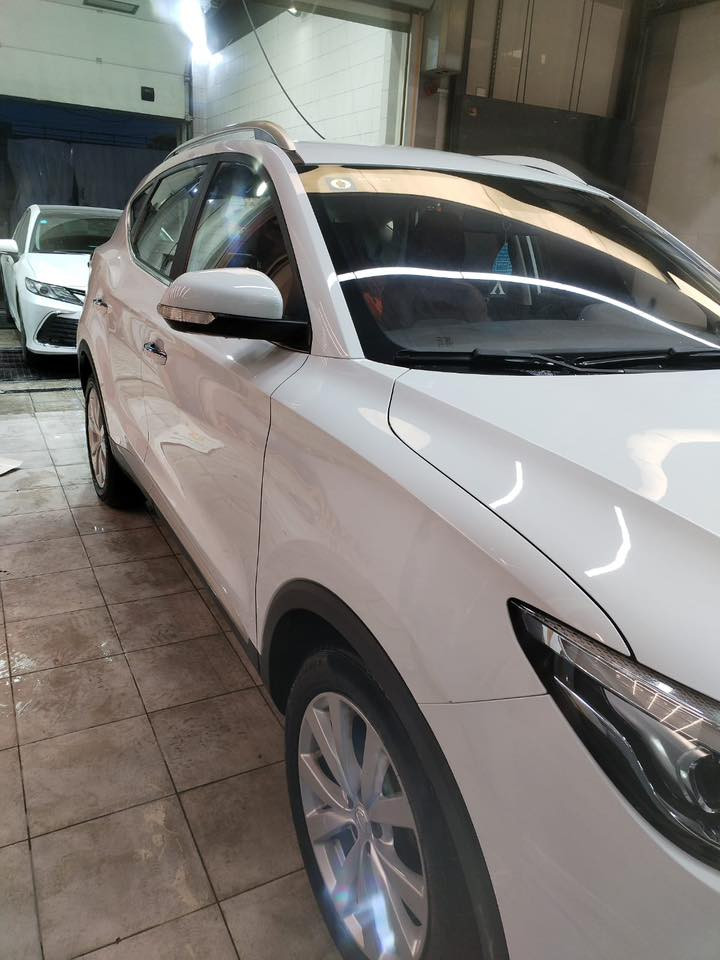 السلام عليكم Mg zs للبيع موديل ٢٠٢٢ فول ماعدى الفتحة  بصمة داخل جلد احمر رقم بغداد محرك و كير مكفولات و مكفولة من الضربة بيها هاي طخات بسيطة و صبغ الدعامية الأمامية اثر خدوش 
ب ١١٨وبيها مجال 
***********
