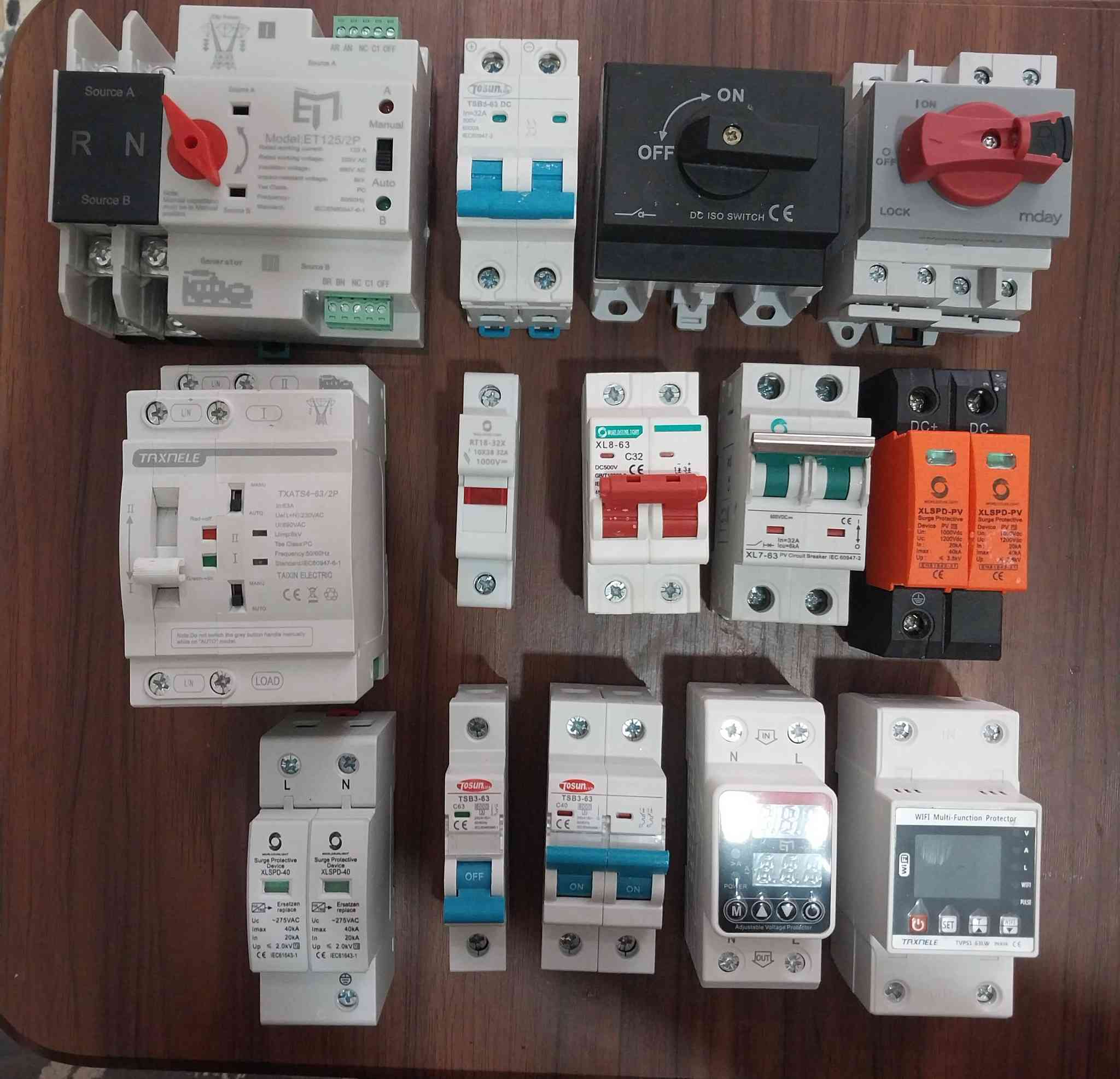 متوفر جميع اكسسوارات الطاقة الشمسية 
MCCB box 125A 
MCCB box, 250A
MCCB 125 A 
MCCB 250 A
Our brands that deal with ,ET ,TEXUNLE, Worldsunlight  only 
WhatsApp : ***********
