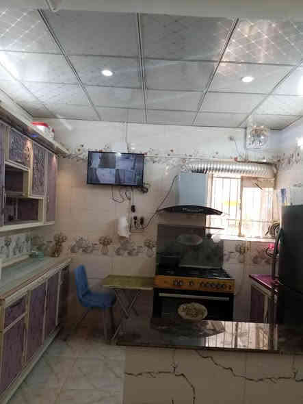 100 متر شارع الامام الكاظم 
صاله ومطبخ وغرفه واستقبال 
صحيات خارجيه وداخليه 
الاسفسار ***********
