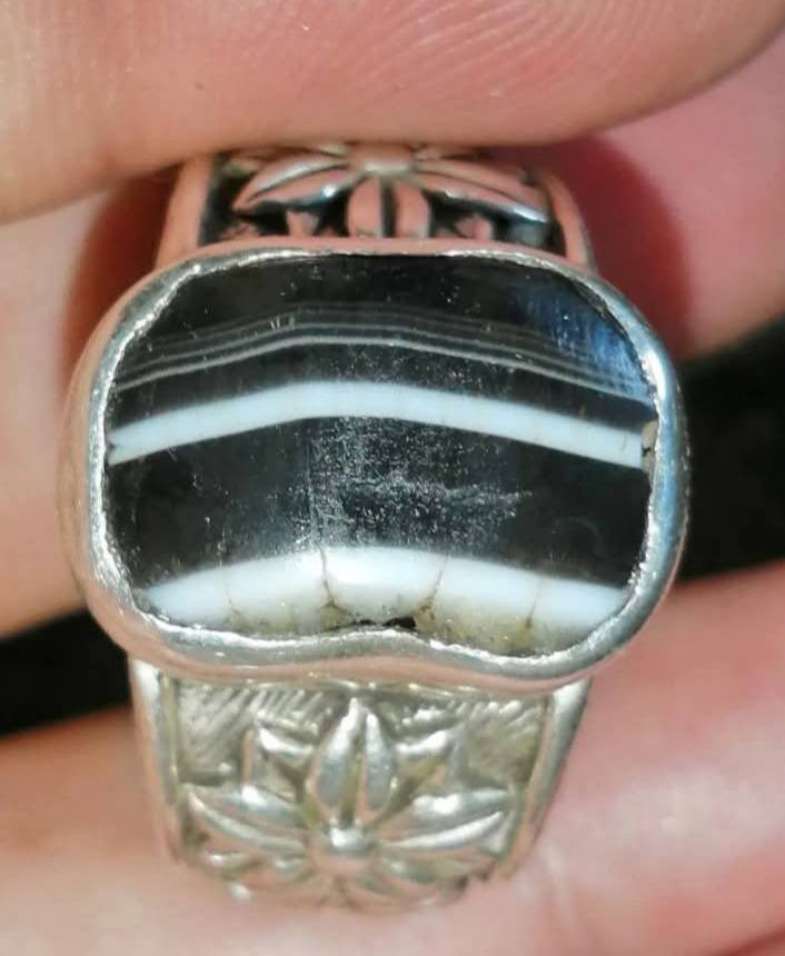 خاتمين  من الجزع  اليماني   القديم  للبيع       ***********  بغداد
