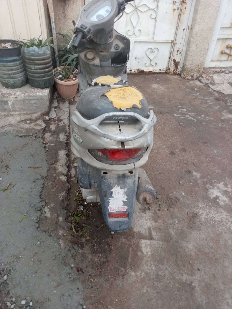 سلام عليكم
دراجه كامكو للبيع سعر 150 ألف محرك بي تبخير وصراع هندر مكسور ولباقي شغال من دبلات من تأيرات كهربائيات كل شغال .
مكان كاظمية.***********
