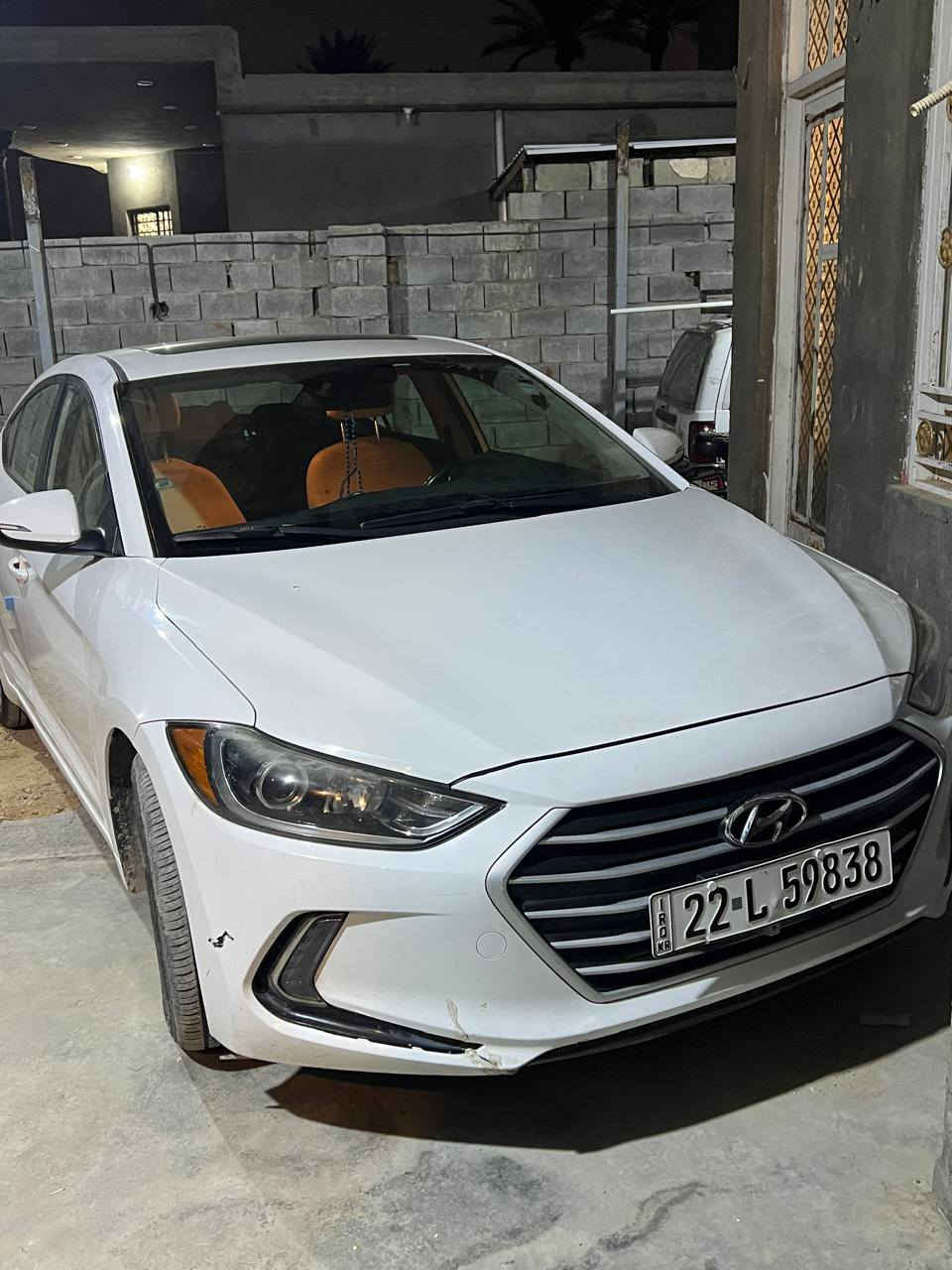 السلام عليكم الانترة أمريكي 2018 حادث باب خلفي  والباقي مكفول مواصفات فول 1/1فتحة بصمة  السعر 135. المكان قرب باب الاغا  ***********
