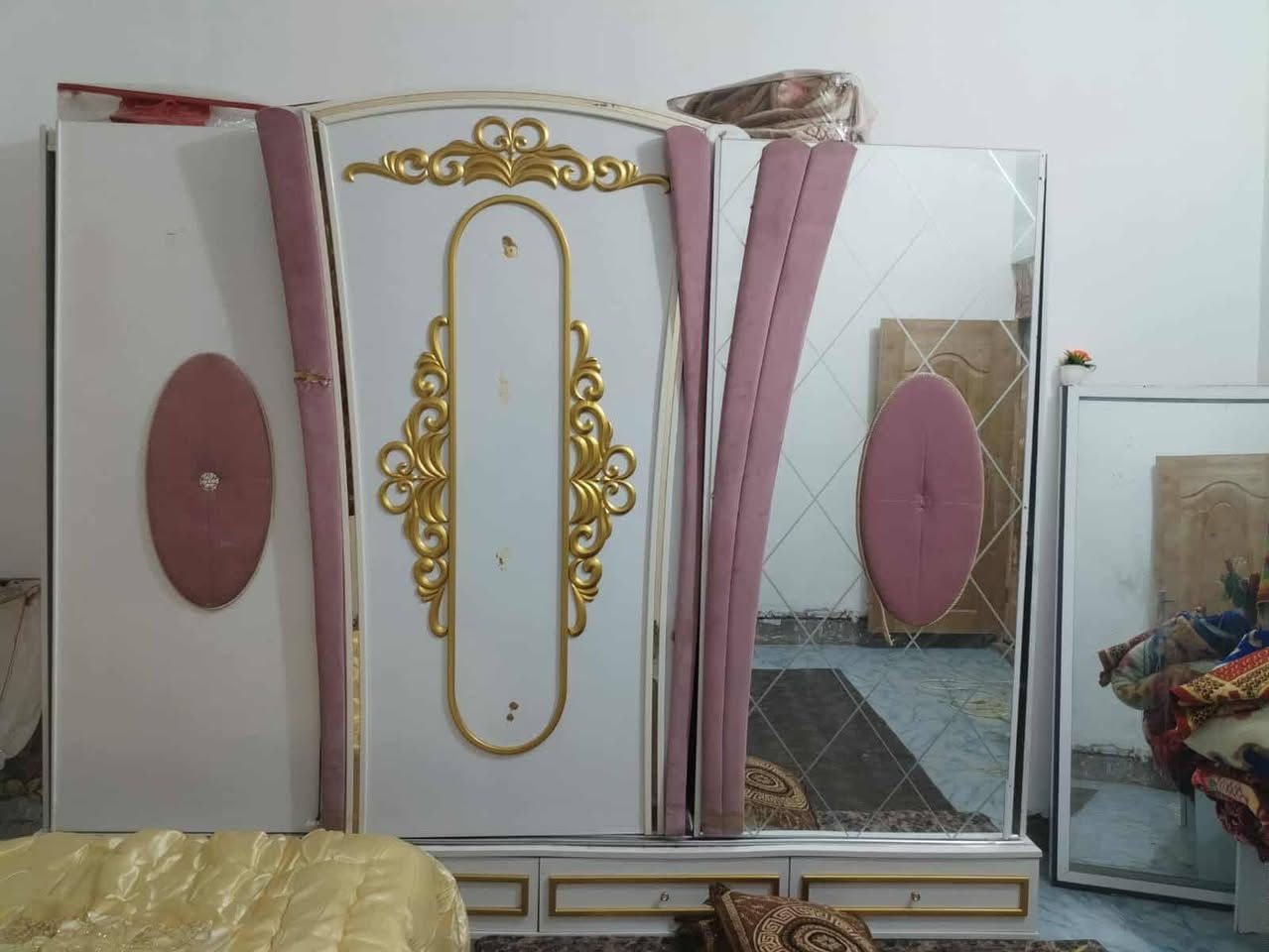 للبيع غرفه تركي قطع 7 سعر 350 الزاويه مرايه 25 وعنوان فلوجه حي الجولان رقم *********** للإستفسار
