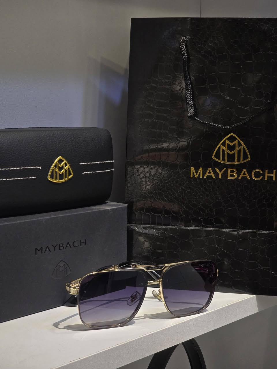 نظارة ماركة MAYBACH
كواليتي وفخامة
مع علبة وبكج وعلاكة باسم الماركة 
متوفر باللون الاسود والاصفر 
مناسب جدا للتقديم ك هدية 
السعر : ٢٠ الف فقط 
الكمية محدودة 
متوفر في 
Shine On 🔮 حيثُ للتألقِ عنوان 

 🌸 بوتيك شاين اون للاكسسوارات والعطور النسائية والرجالية 

اكسسوارات "نسائية ، رجالية " _ عطور _ ميك اب  _ حقائب - هدايا
المتجر مفتوح من الساعة 3 ظهرا ولغاية ال 11 ليلا

خدمة حجز الطلبات متوفرة طول اليوم وعلى مدار 24 ساعة

يتوفر خدمة تغليف الهدايا واختيار الهدية حسب الطلب ❤🌹🌺 

💥للحجز والاستفسار مراسلة الصفحة 📥
او الاتصال واتس اب
***********
—————————————-
💥توصيل لكافة انحاء العراق 🏎
خانقين 2000 دينار والمحافظات 5000 الاف دينار
موقع المحل : خانقين تولة فروش شارع السايدين
مقابل تربية كوردستان 
Khanaqin , Diyala , Iraq 📍
.
.
.
.
#تولة_فروش #reels #محل #خانقين #shine_on  حيثُ_للتألقِ_عنوان بوتيك_شاين_اون  مستلزمات_نسائية كوزمتك عطور ملابس اكسسوارات حقائب ترند العراق خانقين بوتيك هدايا
