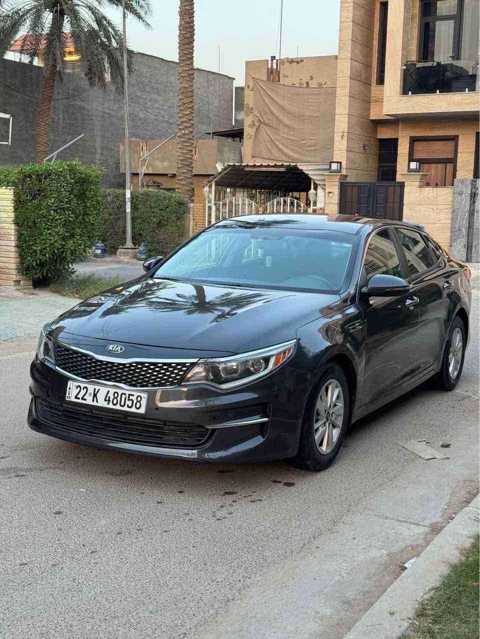 كيا اوبتما 2017
السعر : 114 ورقه وبيه مجال بسيط للشراي 
مواصفات : 
شاشه وسط 
كامره دوارة 
ثلاث وضعيات قياده 
فول تحكم ستيرن 
حساسات خلفيه 
السياره حادث جاملغ امامي ايسر وباب السايق ربعه والباب الخلفي كلير توحيد لون
صور الحادث موجوده عندي وبيه سونار السياره رقم اربيل سنويه وهزه ورقم جديد  
مكان السياره بغداد زيونه 
رقم الهاتف : *********** بغداد, العراق
