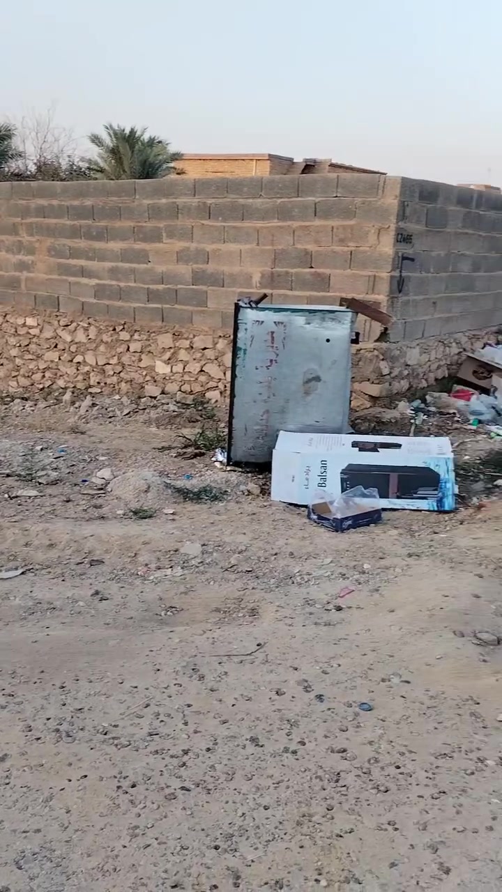 قطعه أرض  للبيع في الرفاعي الأوله
ركن على الشارع كما موضح بالفديو
مساحة 250 
السعر 18 مليون وبيها مجال
استفسار تواصل مع صفحة او رقم
***********

