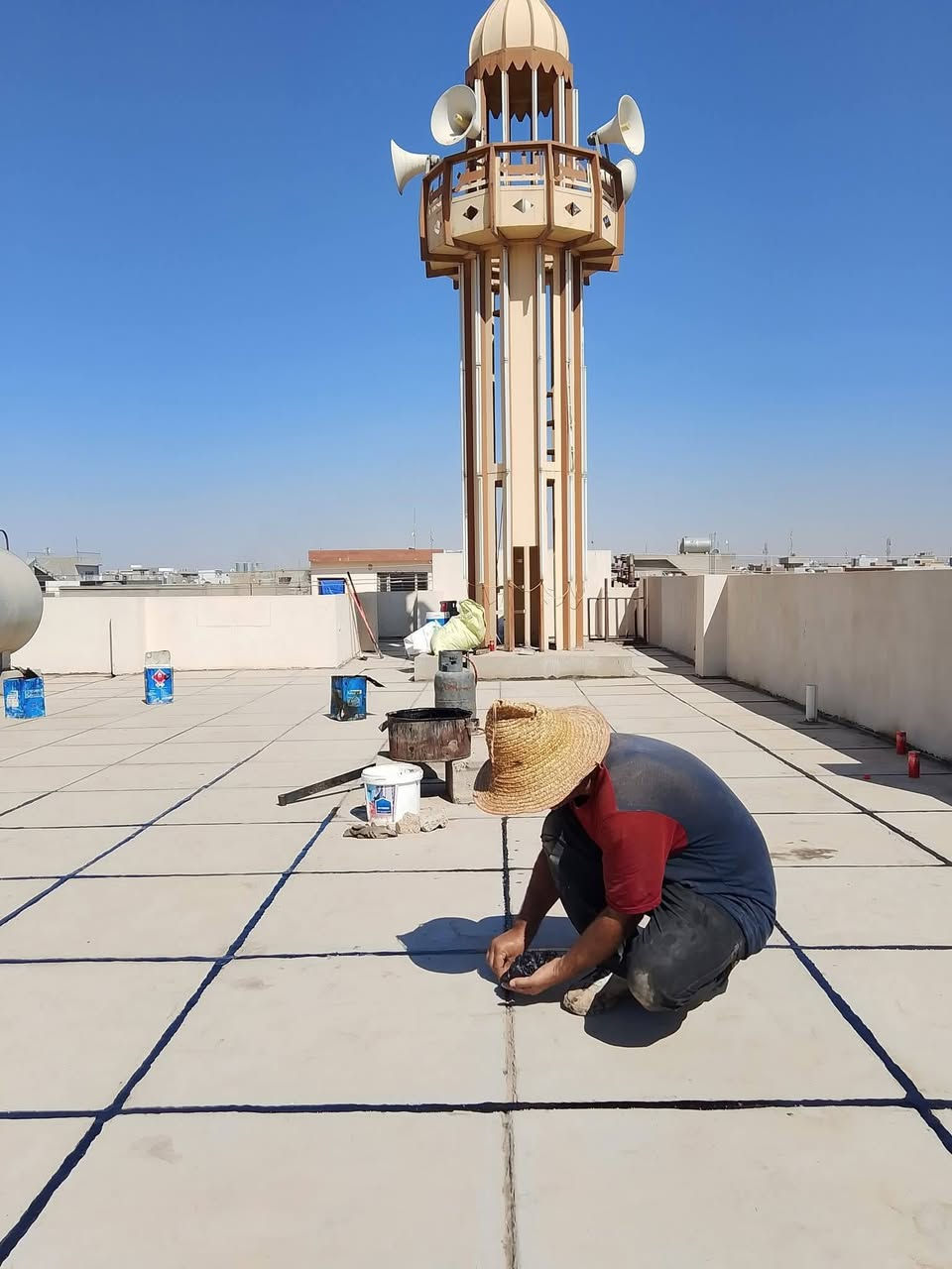 على بركة الله مستعدون للتبديل الماستك لقديم وتجديد اللسطح بطريقه هندسيه لكافة الدوائر ولبيوت للاتصال ***********
