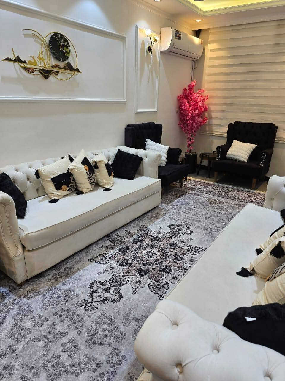 دار 100 م للبيع
يحتوي على 3 غرف نوم
 وصحيات عدد 2 منور
حي الجهاد الاساتذة خلف 4 شوارع السعر جدا مناسب
للأستفسار ☎️ *********** واتساب
