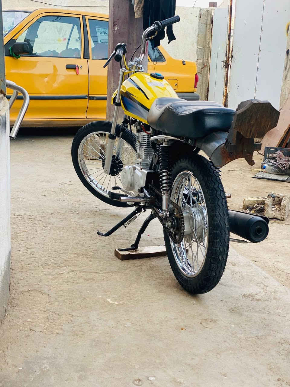 سلام عليكم
دراجه للبيع تعمير جديد مكينه سي جي ام الحربه لهاون 
شاصي 18 اوراق دراجه شوفت عينك جديده واحلى من الصوره بعد مكاني كربلاء سعر 750 وبيها مجال 
رقمي ***********
