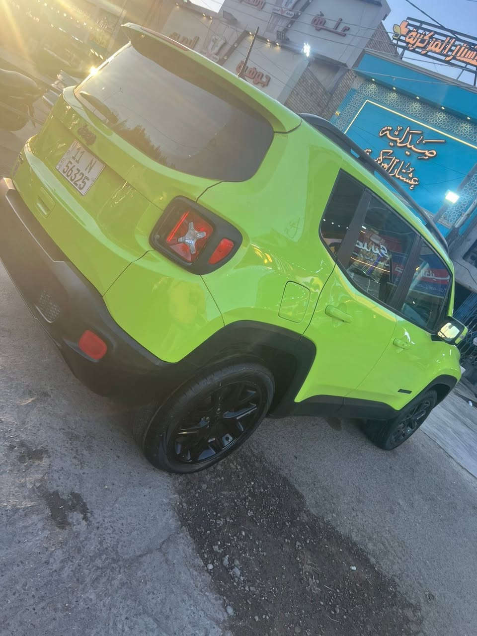 سلام عليكم جيب رنكد موديل ٢٠١٨ مكينه ٢٤٠٠ حادثه كما موضح بل صوره باقي السياره كفاله عامه بدون ايربك فول موصفات بنوراما فور ويل رمكينه كير حداديه خير من الله 
السعر ١٢١ وبيه مجال الاستفسار الاتصال عله الرقم***********
