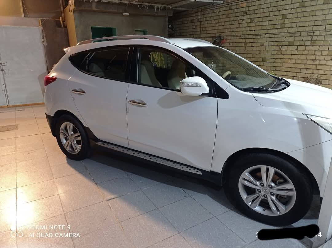 السلام عليكم للبيع توسان 2012 
مواصفات نص فول حادثه فقط بيه بارد جوه قبق البانزين
اشاير بل مرئ
شاشه
ويل كب
خمسه راكب
رقم انكليزي جديد
تحكم استيرن 
الباقي معروف
سعره 135
للستفسار ***********
