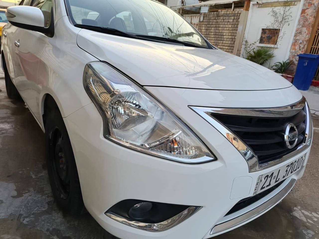 سني مصري 2024 مكفولة من التبديل والصبغ على وضع الشركة ماشية 52 ألف بيها بارد بسيط مواصفات تبريد قطعتين شاشه اصليه كاميرا حساس  اشاير بالمري تجوات خلفيه تحكم استيرن جهتين سياره لوك مال موظف رقم سليمانيه دولي جديد بأسم شخص تحويل مباشر عارضها ١١٥ وبيها مجال بسيط هاتف *********** سنويه لغاية 2029
