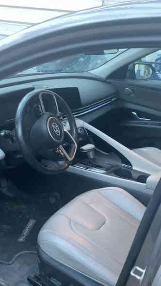 سلام عليكم النترا هايبرد للبيع موديل ٢٣ ماشيه ٢٣الف ميل محرك ١٦٠٠ 
سياره حلوه ومالبيت مابيه نقص سياره فول فتحه كشنات تدفه وتبريد ردار امامي شاشه كار بلي كشنات جلد ابيض ايناره محيطيه
سعره ١٦٣ ورقه وبيه مجال سياره هزه بيه جديده قبل ١٠ أيام حدثناه 
***********
