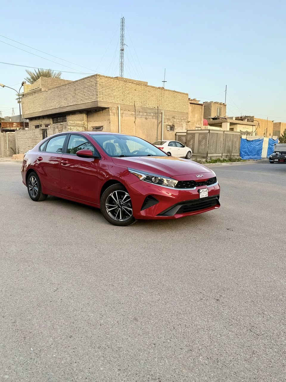 كيا فورتي وارد امريكي موديل 2024 محرك 2000 دوش ماشيه 32 الف موصفات نص فول شاشه ويل كب تحكمات رادارات امامي وخلفي ومانع انصدام وكامره دواره نضام سبورت تحديد مسار موصفاته حلوه سياره حادثه كما موضح بل صور فقط البنيد مصلح بدون دواخل وبدون تبديل وكله ليبل واحد واجه بيهه من امريكا صبغ كلير قطعتين 
***********
*********** 
ملاحضه سياره بدون رقم 
مكاني بغداد الحبيبية
