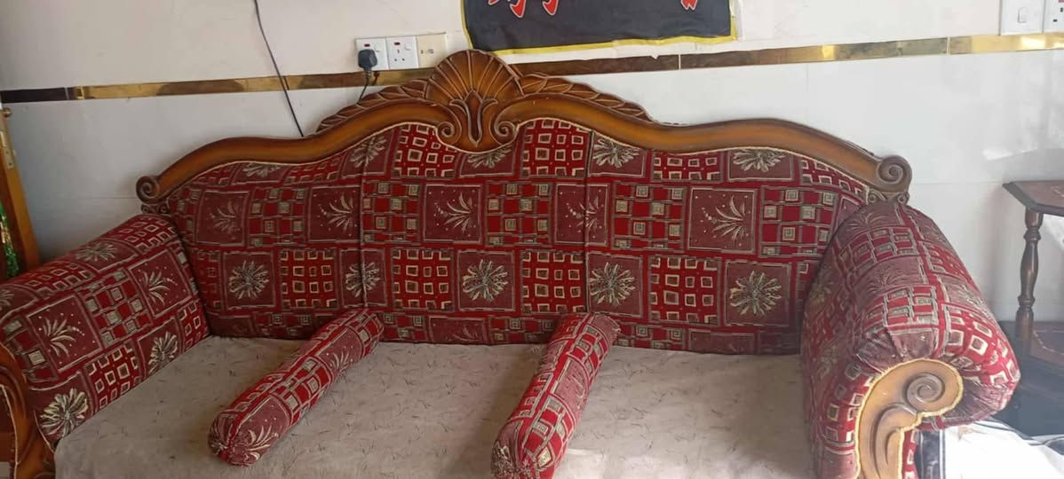 تخم متكون من عشر مقاعد تزكام نظيف سعر 200 وبي مجال طبلات زجاج نظيفات 60 وبيهن مجال مكان حله قرب العلويه شريفه (ع)


**إذا كنت صاحب هذا الإعلان وتريد حذفه لأي سبب، رجاءا أرسل رسالة إلى الدعم الفني**