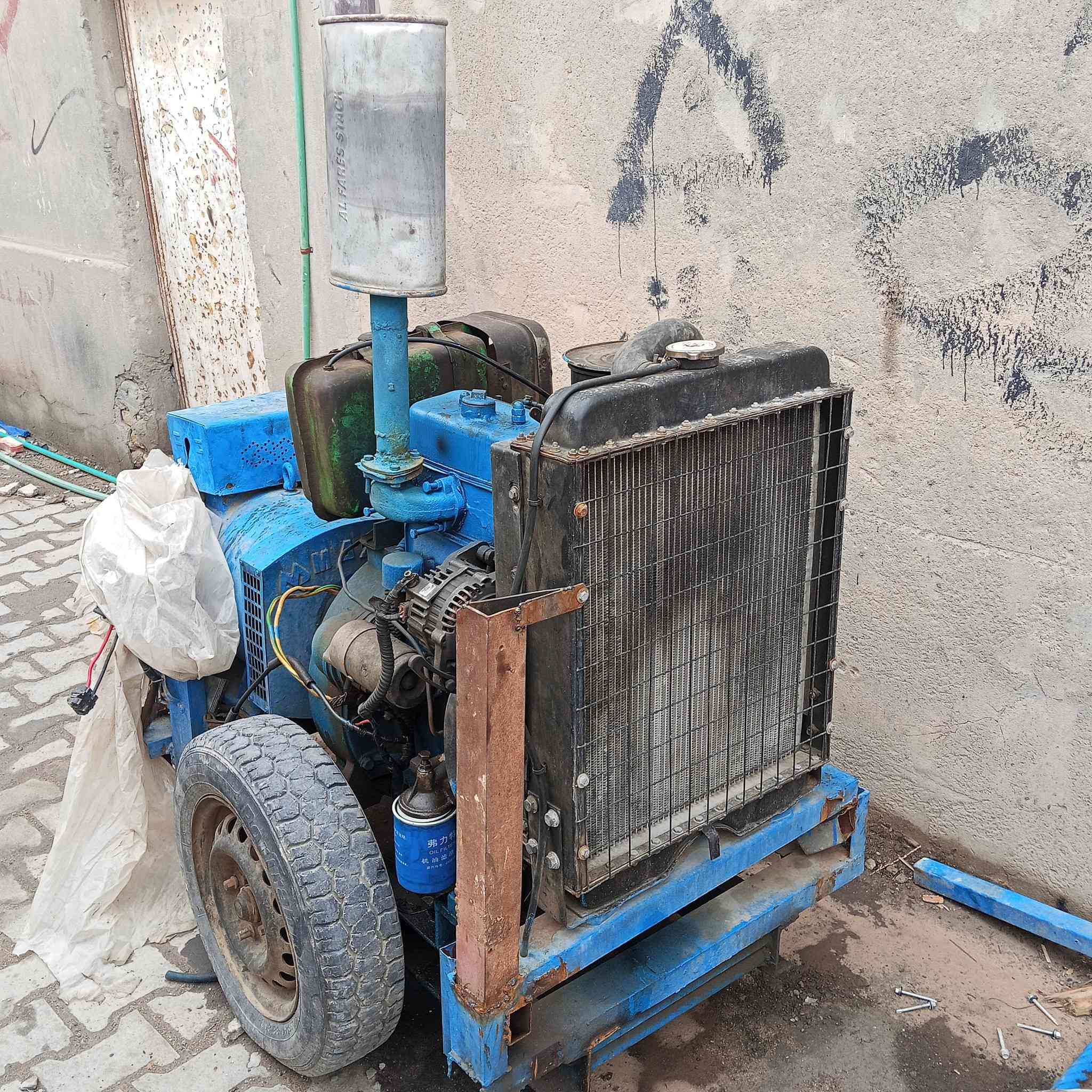 مولد 2بستم شرط الشغل و النظافه سنكل 
***********
البصره السعر 6ورقه
