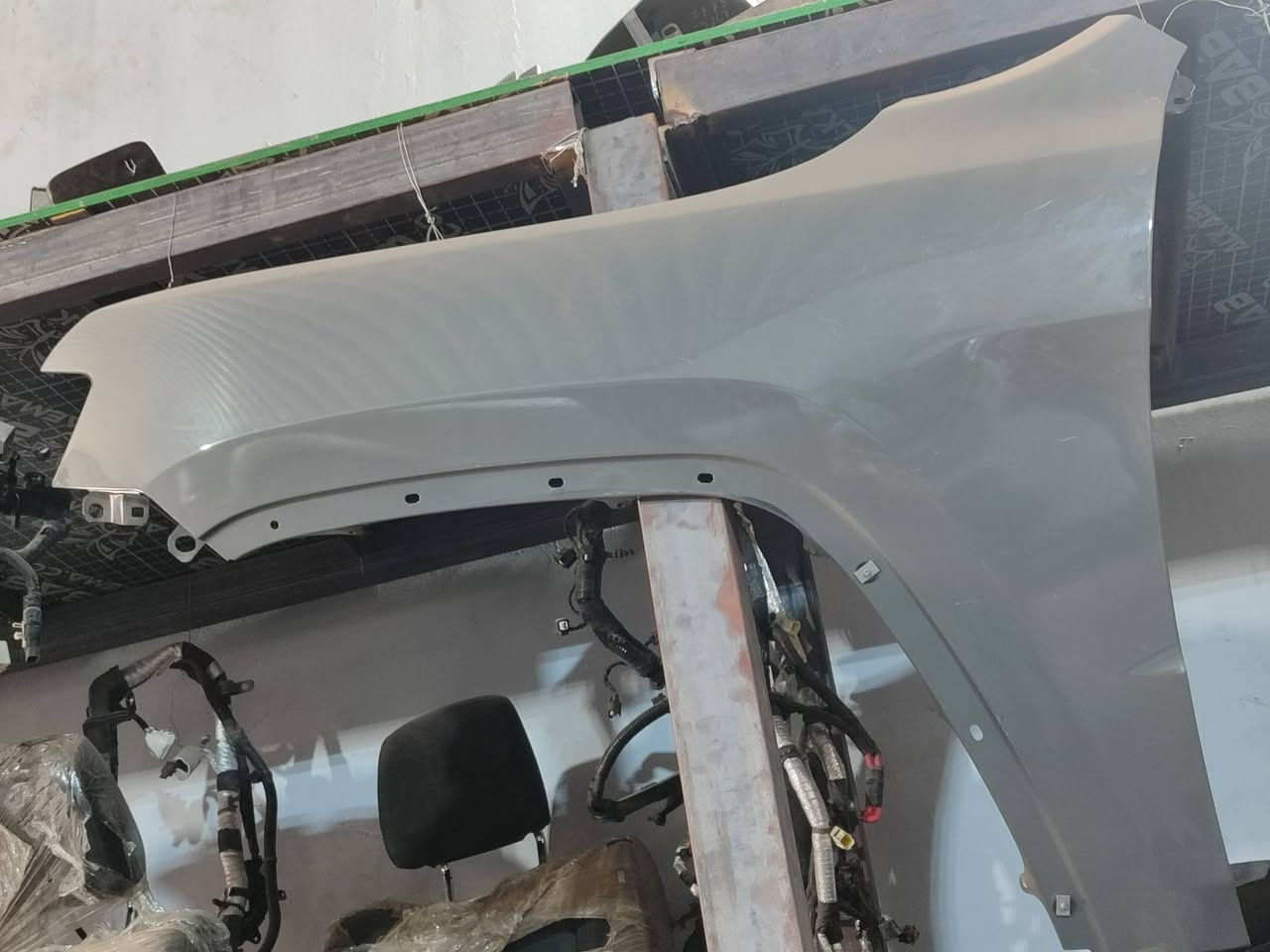 السلام عليكم ورحمه الله وبركاته تتوفر قطع غيار السيارات الامريكي بانسب الاسعار يم مجمع حميد الشمري العنوان البصره صناعية حمدان جملون c4 للتواصل ***********
*********** حياكم الله
