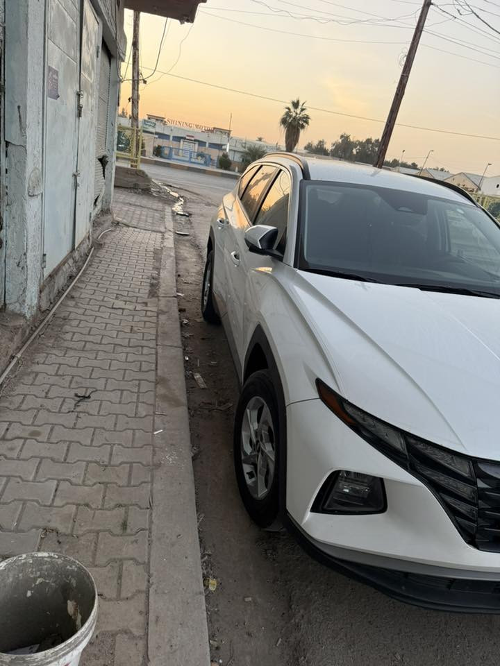 السلام عليكم 
توسان ٢٠٢٤دخول جديد رقم موقت
على حادثها التريشه مال الجاملغ موجوده
موصفات حلوه
تبريد قطعتين
الصندوق كهرباء 
أناره ترحيب
دفع رباعي 
سايد بريك بصمه
نقطه عمياء 
رادار امامي خلفي
تحكم جهتين 
وبيها بعد موصفات
عارضها ب١٨٥وبيها مجال
***********
