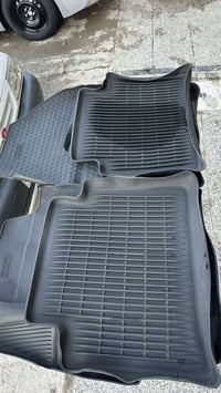 فرشة صندوك وكاعيات رزلاين اصليات جايات ويه السيارة من امريكا للبيع ب ١...