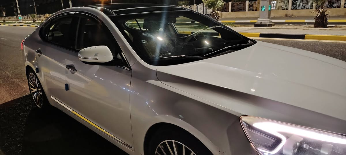 السلام عليكم ..
كيا كادينزا موديل 2014 
 السيارة رقم بصرة
بيها ضربة جاملغ امامي ايمن
والمحرك مفتوح مبدل كازكيت
السيارة نظيفه 
المواصفات
بدون بانورما 
محرك 3500 دوش 6 سلندر 
تشغيل بصمة مع بصمة الابواب الامامية والجنطة
نظام ترحيب
انارة بالمرايات والابواب الامامية
كاميرا وحساسات خلفية 
حساس ماسحات
بردة خلفية متحركة 
كشنات كهربائية جلد تدفئة 
لوحة تحكم نضام صوت والتبريد لراكب الخلفي
تحكم كامل بالستيرن
شفتات ستيرن رياضي بلادي
الصوت انفنتي 12 سماعة 
مري شفط مع الاشاير + مرايات قلاب ويه R
ويل حجم 19
وباقي مواصفات الكادينزا الجناي يعرفها
السعر 127 وبيها مجال
مكاني البصرة
***********
