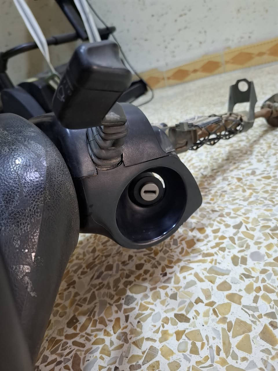 غراض استرا للبيع ٦٥ الف وبيها مجال للتواصل على رقم ***********
