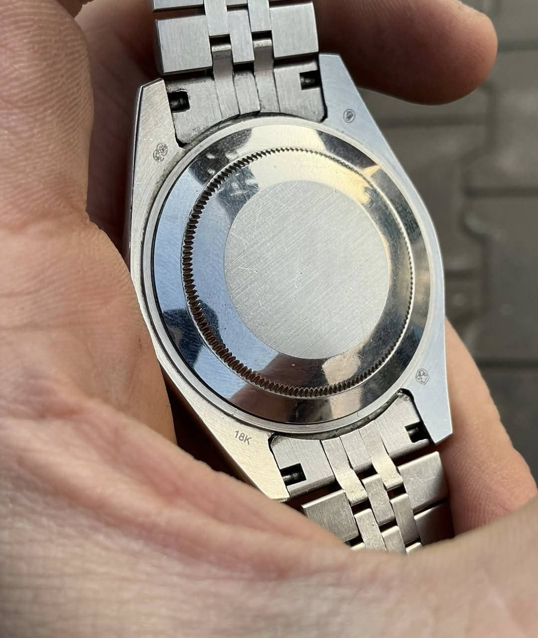 السلام عليكم ساعة رولكس اوتوماتيك باله داي ديت
مينة سمائي جميلة
سير جوبلي مميز
قفل بحري
جام عدسة
نظافة ممتازة
قطر 40
ارقام رومانية
95 الف


**إذا كنت صاحب هذا الإعلان وتريد حذفه لأي سبب، رجاءا أرسل رسالة إلى الدعم الفني**