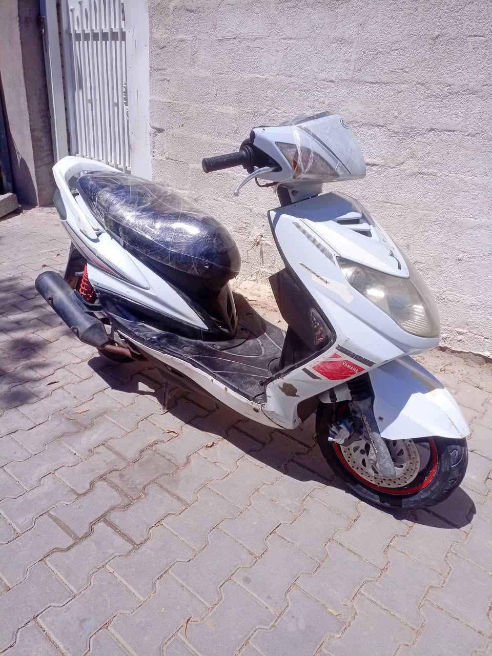 السلام عليكم للبيع دراجه سكنس فحل كابريتر الدراجه كفرات بلاديه شغاله سلف كهربائيات كله شغاله قفل جنطه قفل استيرين أوراق كاملة مكاني بغداد ساحه عدن السعر 350 وبيه مجال كلش بسيط هذه رقمي*********** فقط اتصال
