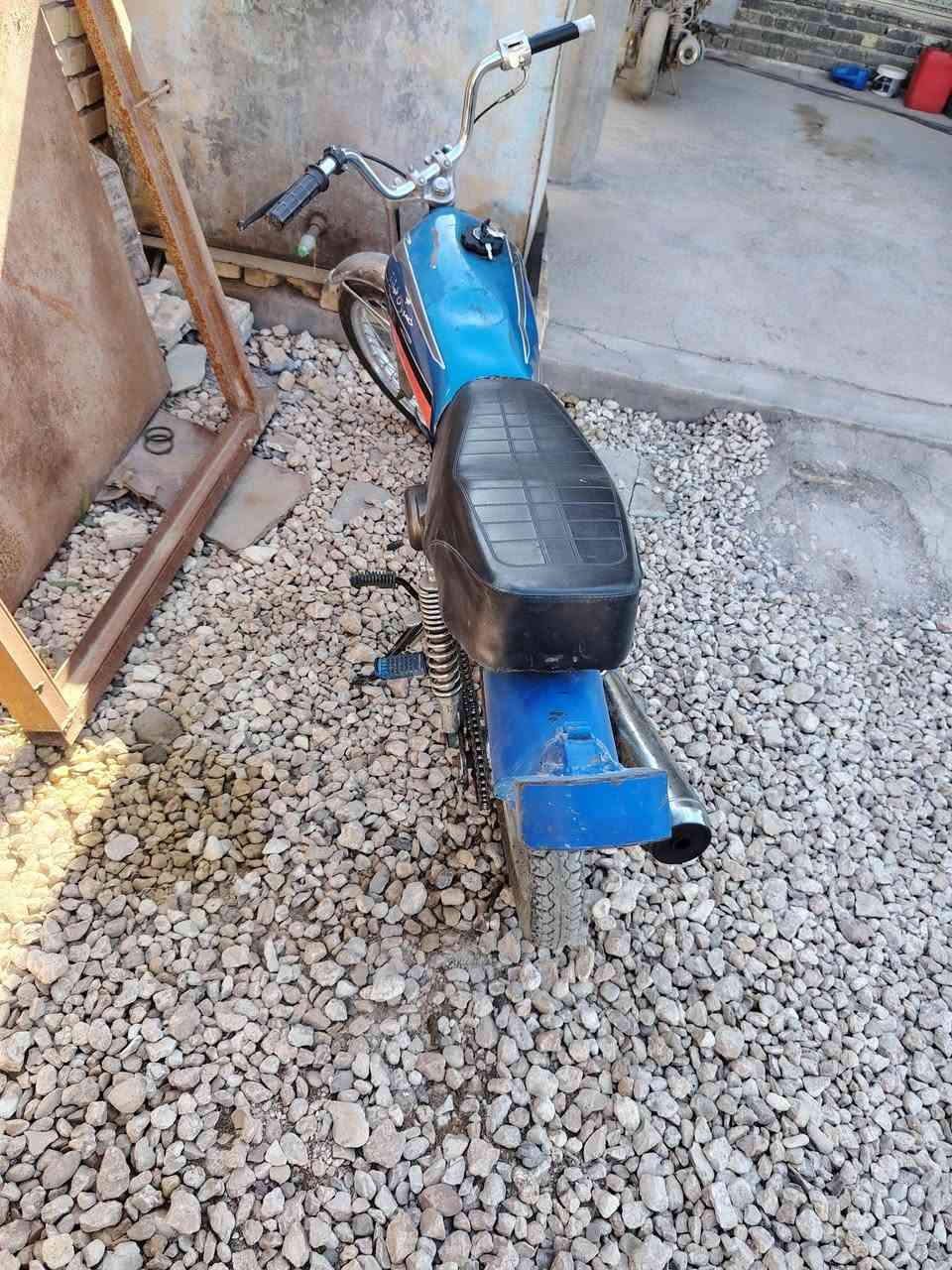 السلام عليكم للبيع دراجة موديل 19  مكينه الطابوكه والكور جدد سعر 230 وبيهه مجال حك الجيه مكاني بابل هاشميه
***********
